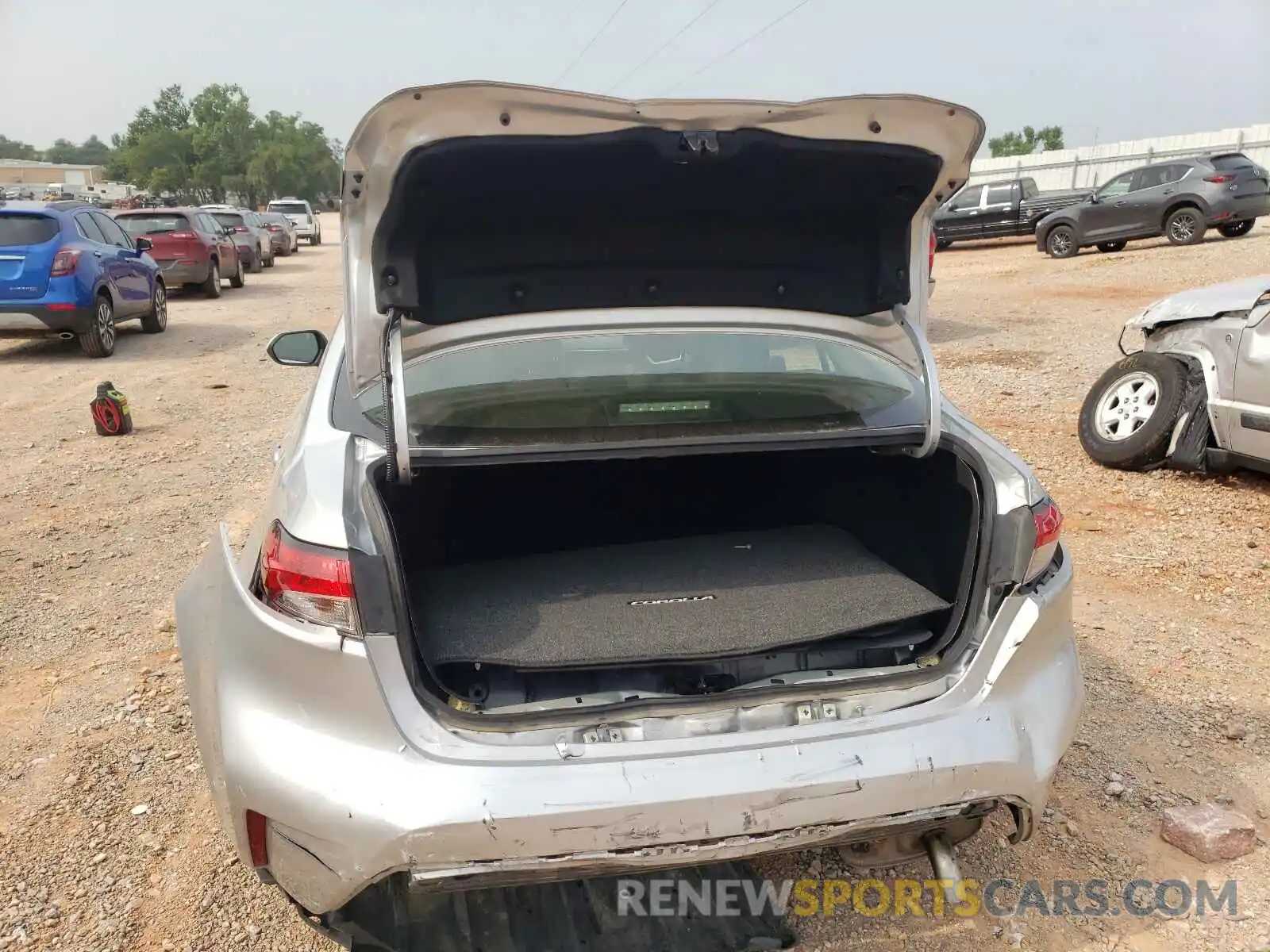 9 Photograph of a damaged car JTDEPRAE2LJ036190 TOYOTA COROLLA 2020