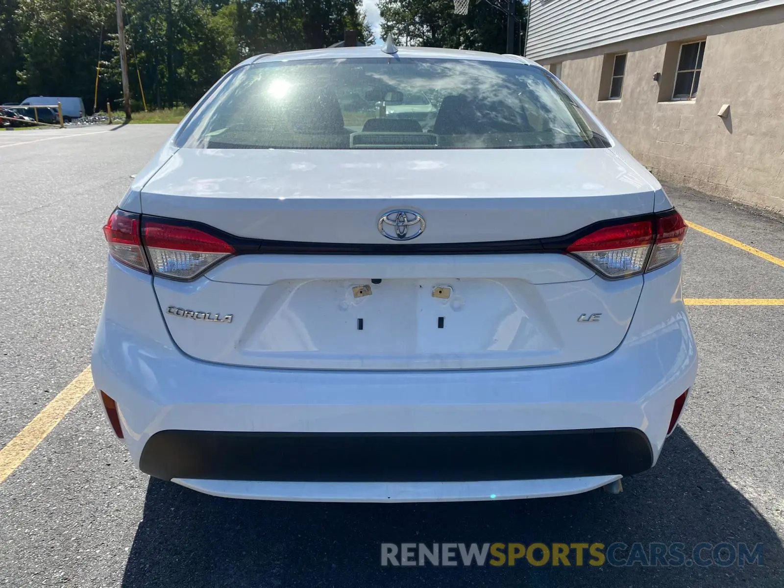 10 Photograph of a damaged car JTDEPRAE2LJ037159 TOYOTA COROLLA 2020