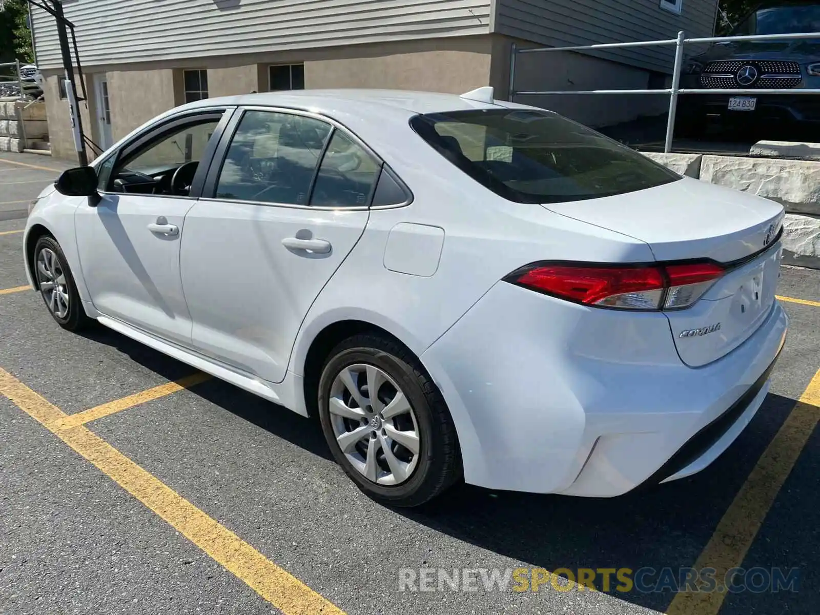 3 Photograph of a damaged car JTDEPRAE2LJ037159 TOYOTA COROLLA 2020