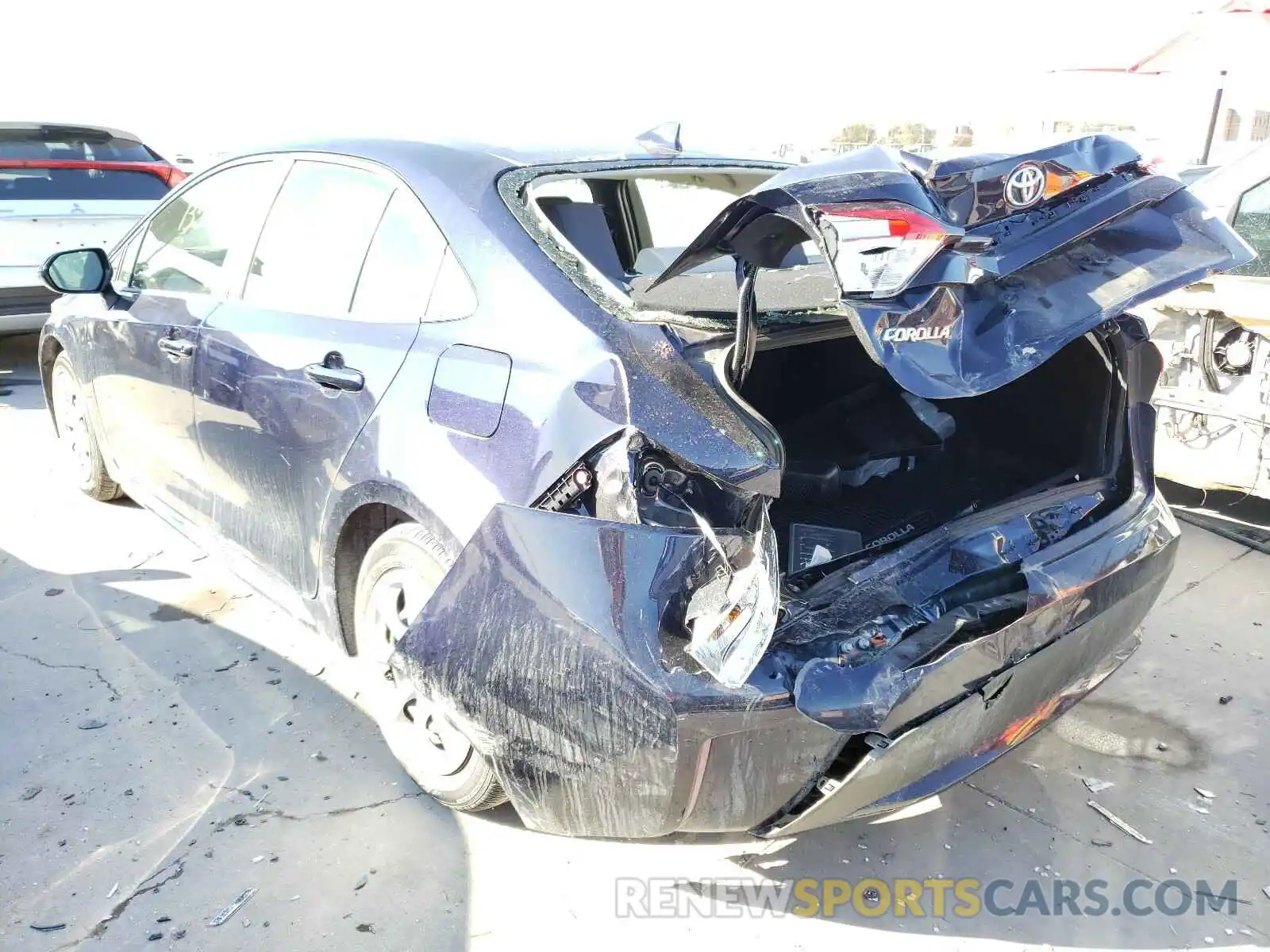 3 Фотография поврежденного автомобиля JTDEPRAE2LJ042586 TOYOTA COROLLA 2020