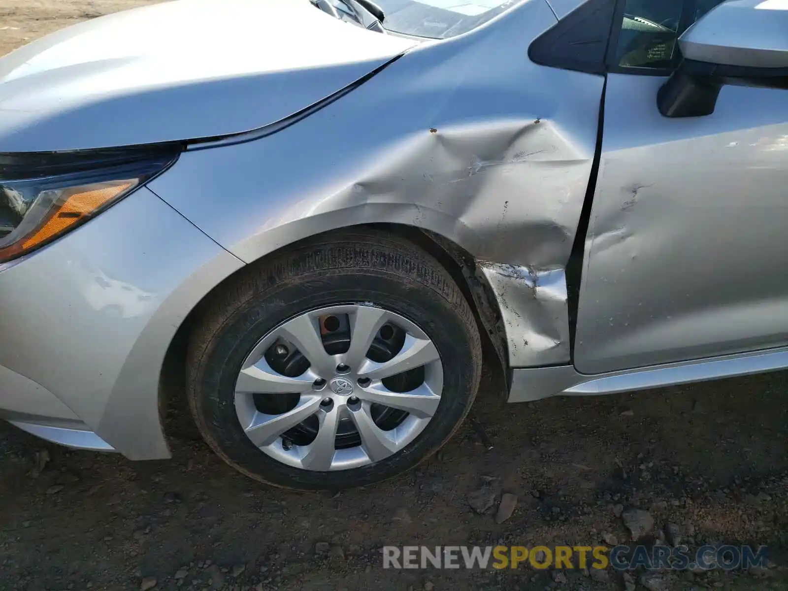 9 Photograph of a damaged car JTDEPRAE2LJ043379 TOYOTA COROLLA 2020