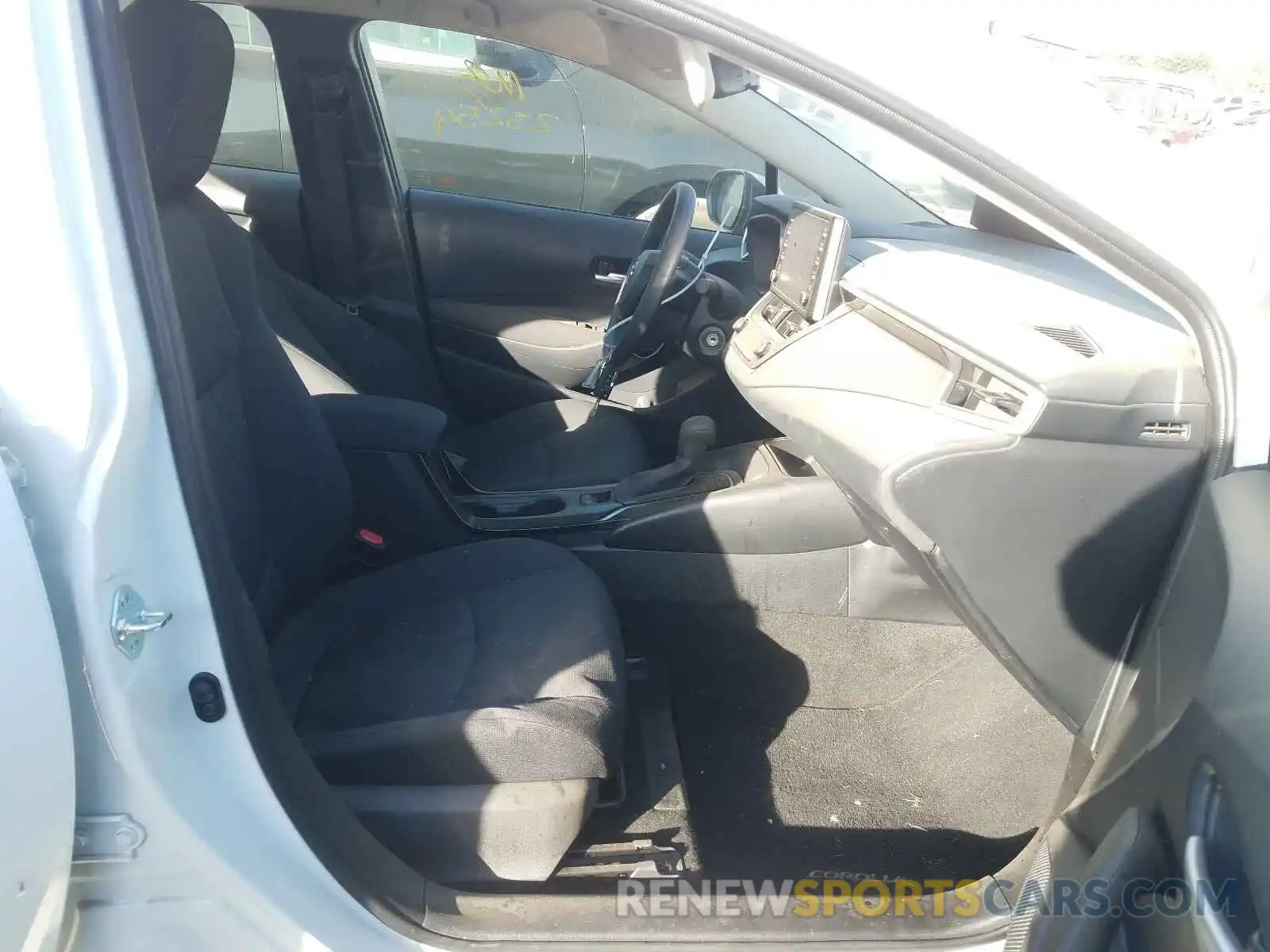 5 Photograph of a damaged car JTDEPRAE2LJ051322 TOYOTA COROLLA 2020