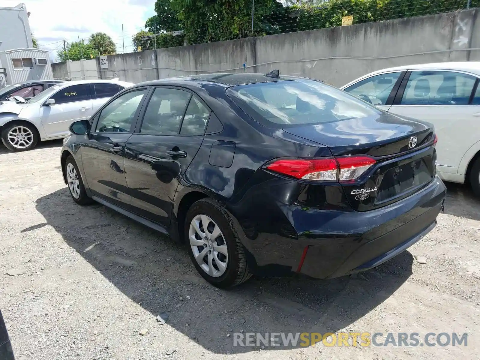 3 Photograph of a damaged car JTDEPRAE2LJ055869 TOYOTA COROLLA 2020