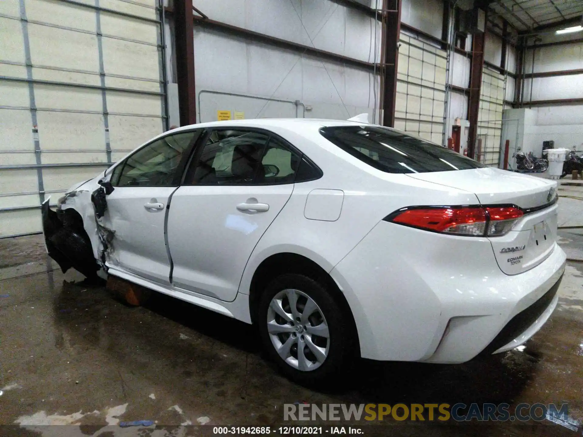 3 Photograph of a damaged car JTDEPRAE2LJ065446 TOYOTA COROLLA 2020