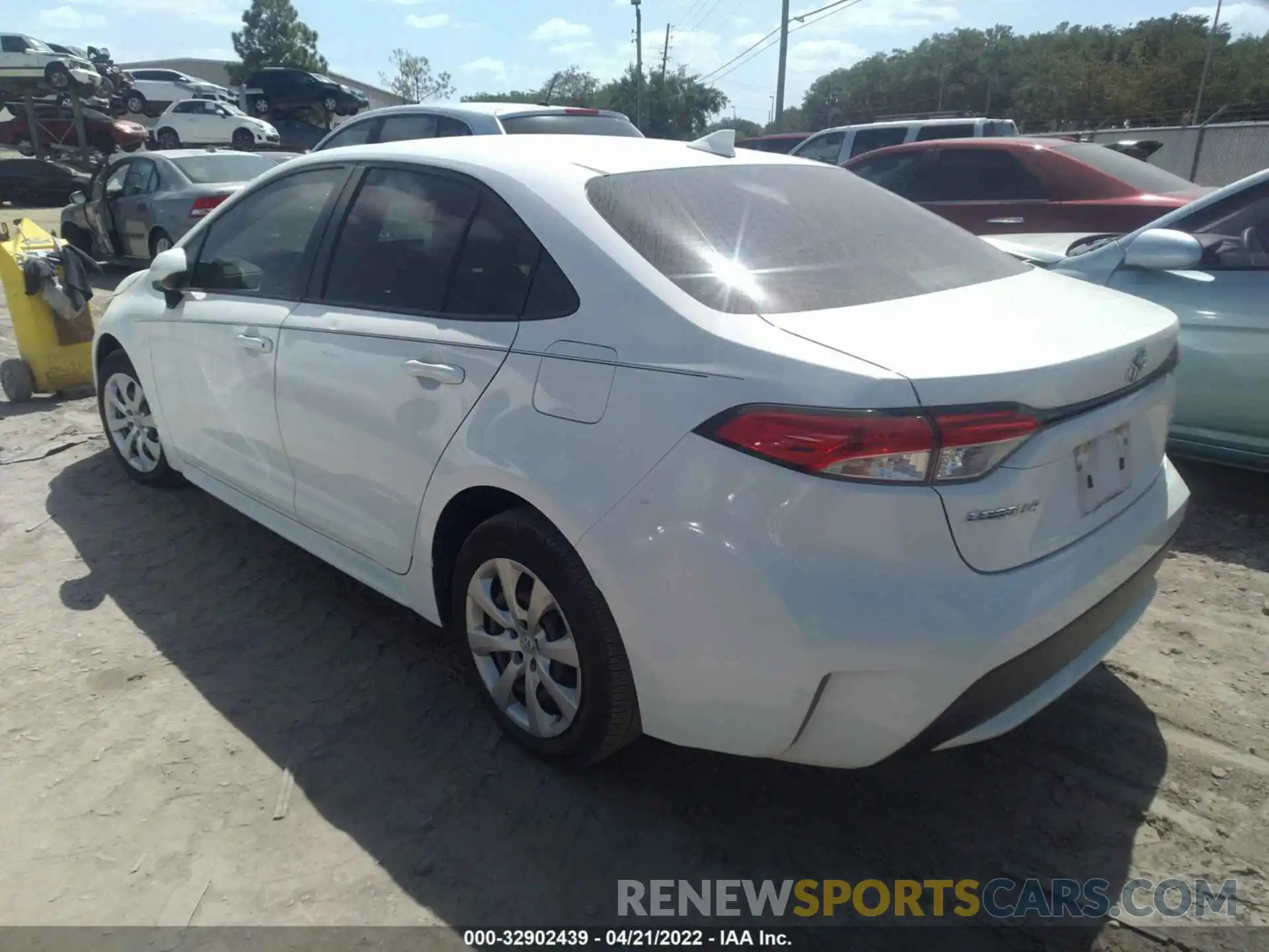 3 Photograph of a damaged car JTDEPRAE2LJ086555 TOYOTA COROLLA 2020