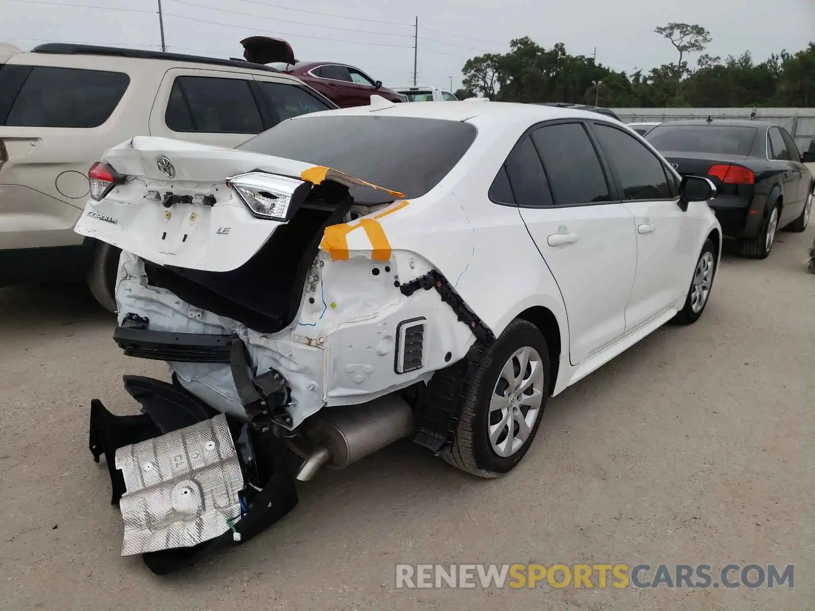 4 Photograph of a damaged car JTDEPRAE2LJ090542 TOYOTA COROLLA 2020