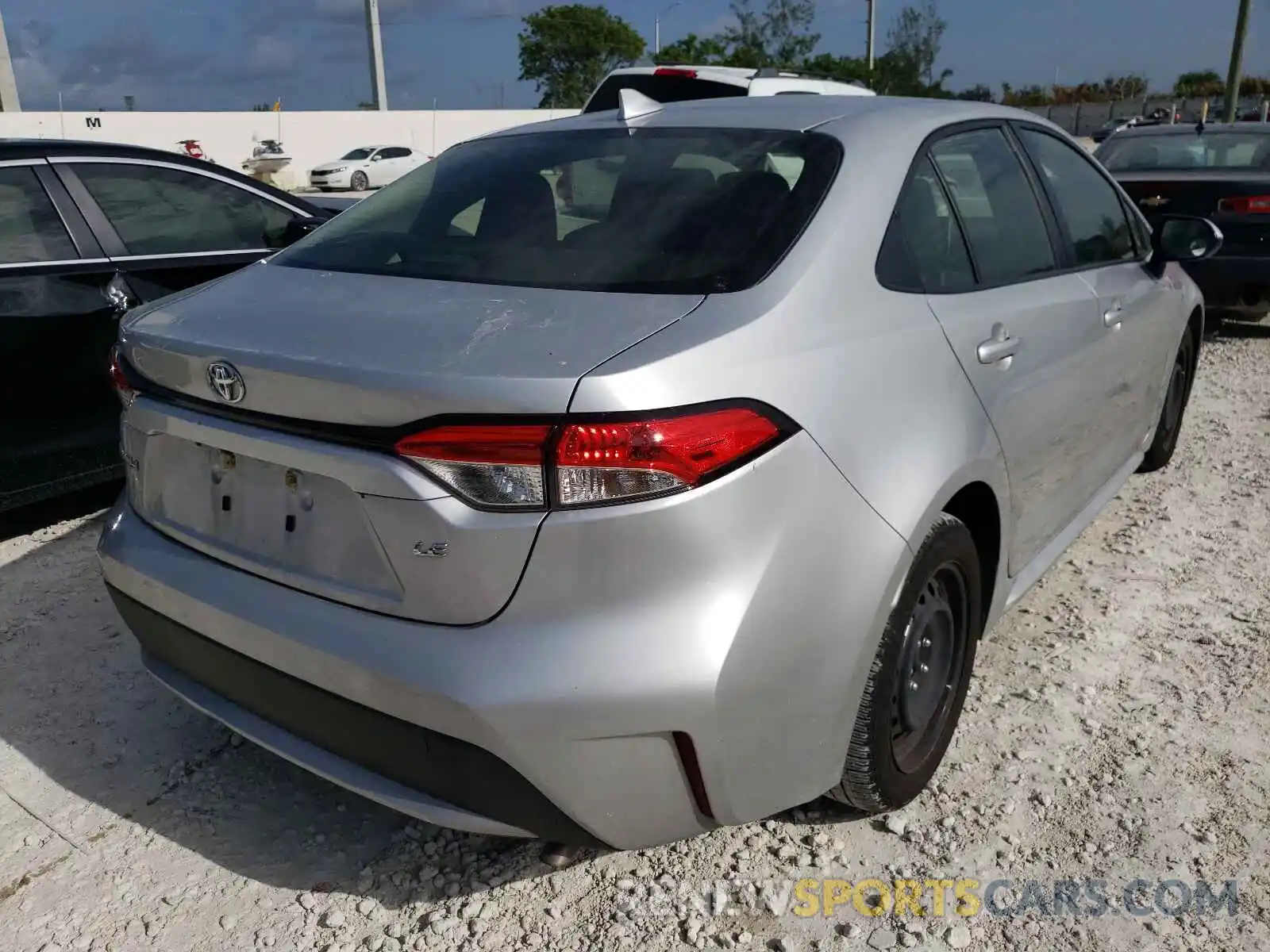 4 Photograph of a damaged car JTDEPRAE2LJ108070 TOYOTA COROLLA 2020