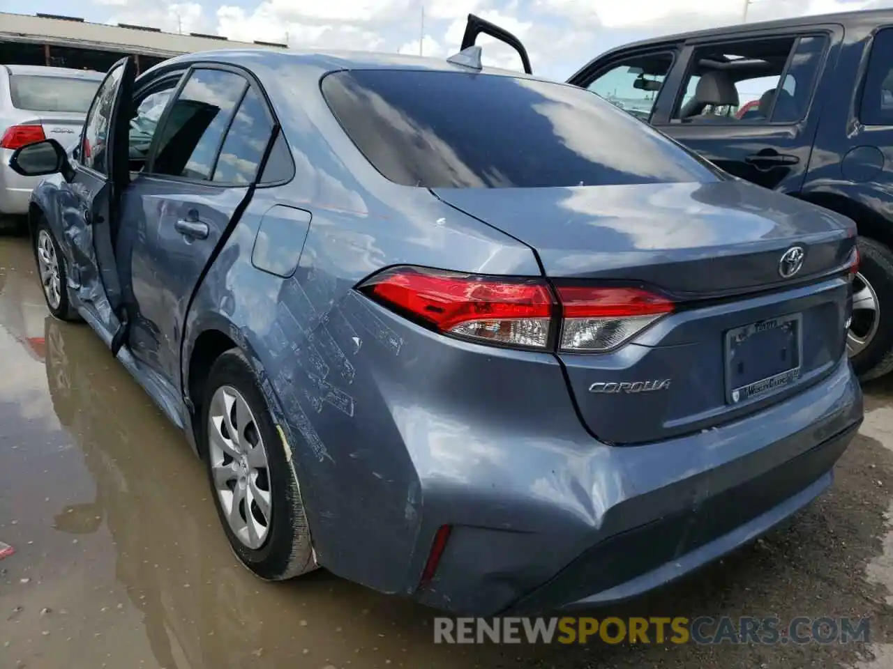 3 Photograph of a damaged car JTDEPRAE2LJ113012 TOYOTA COROLLA 2020