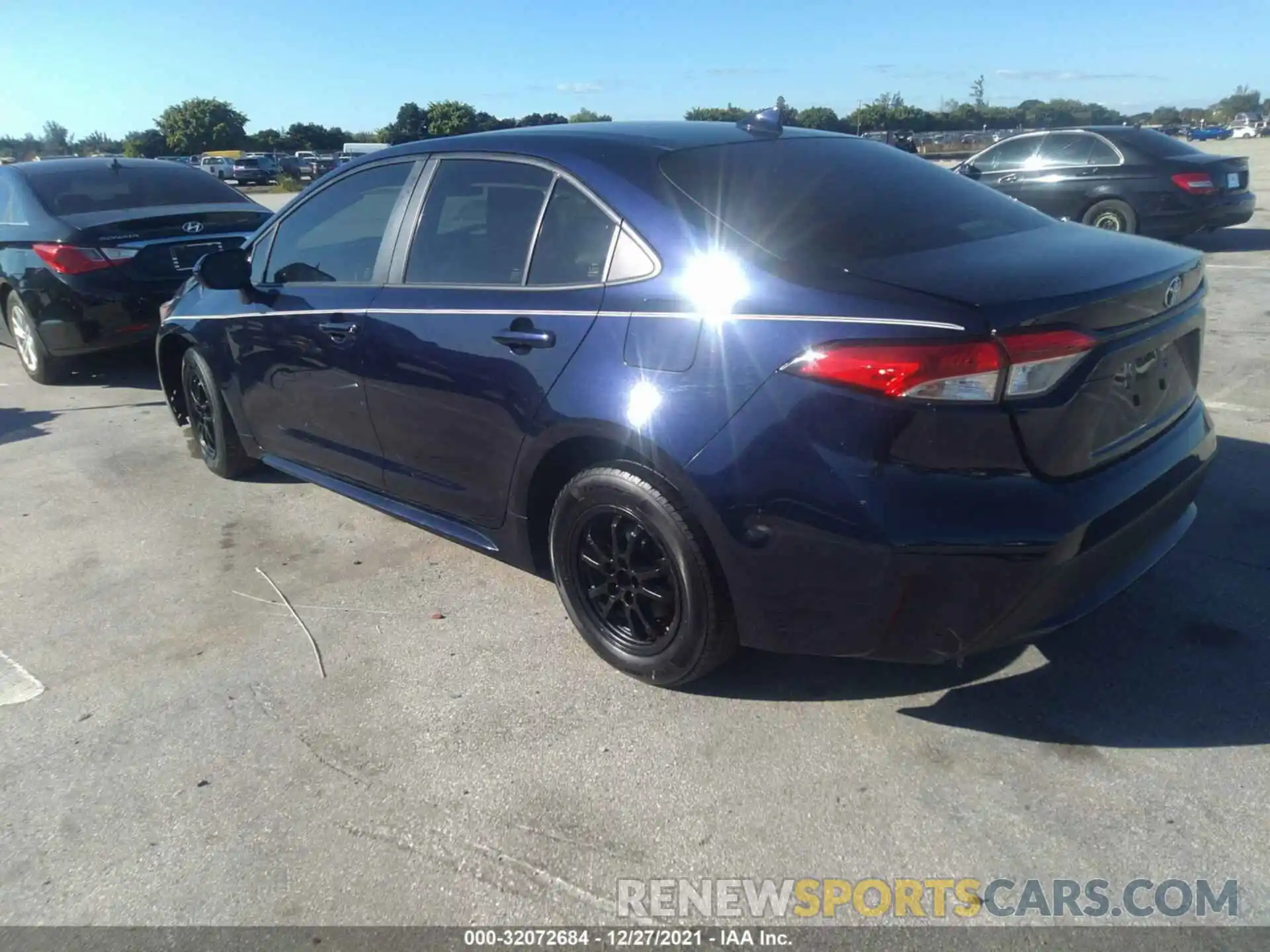 3 Photograph of a damaged car JTDEPRAE2LJ113902 TOYOTA COROLLA 2020