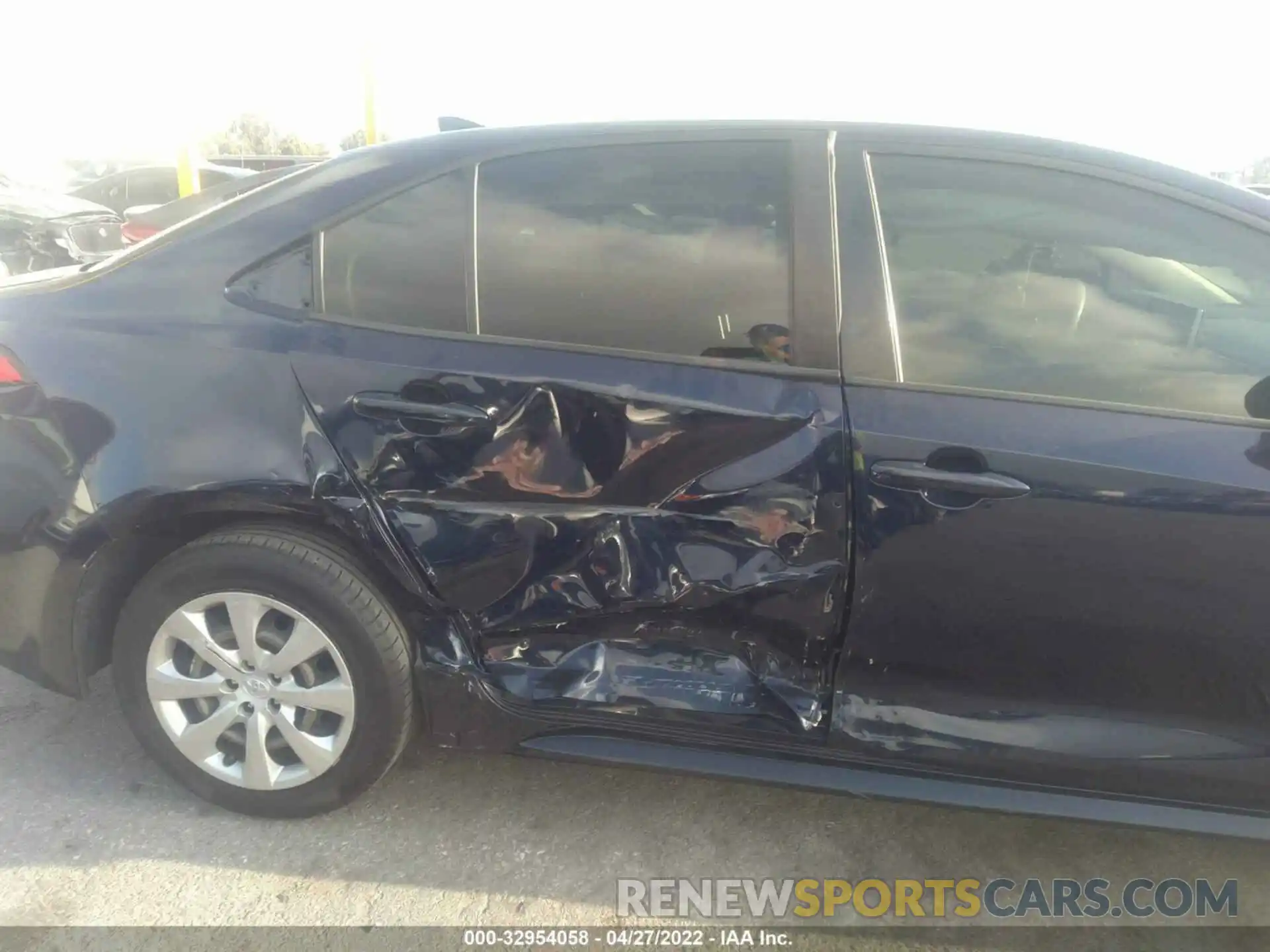 6 Photograph of a damaged car JTDEPRAE3LJ004008 TOYOTA COROLLA 2020