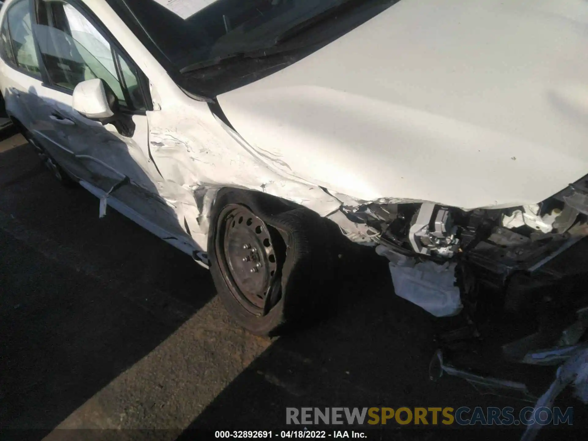 6 Photograph of a damaged car JTDEPRAE3LJ016904 TOYOTA COROLLA 2020