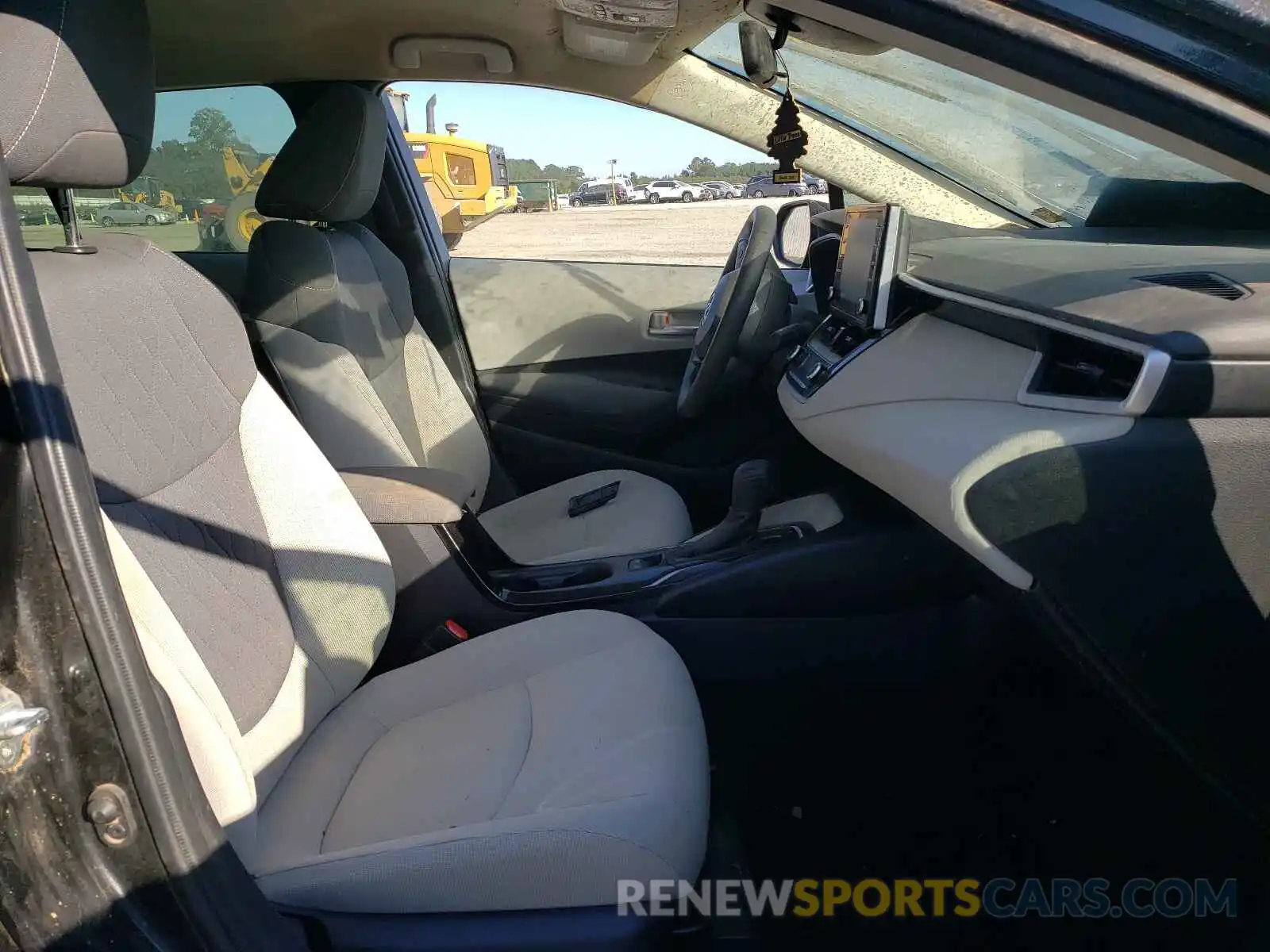 5 Photograph of a damaged car JTDEPRAE3LJ018183 TOYOTA COROLLA 2020