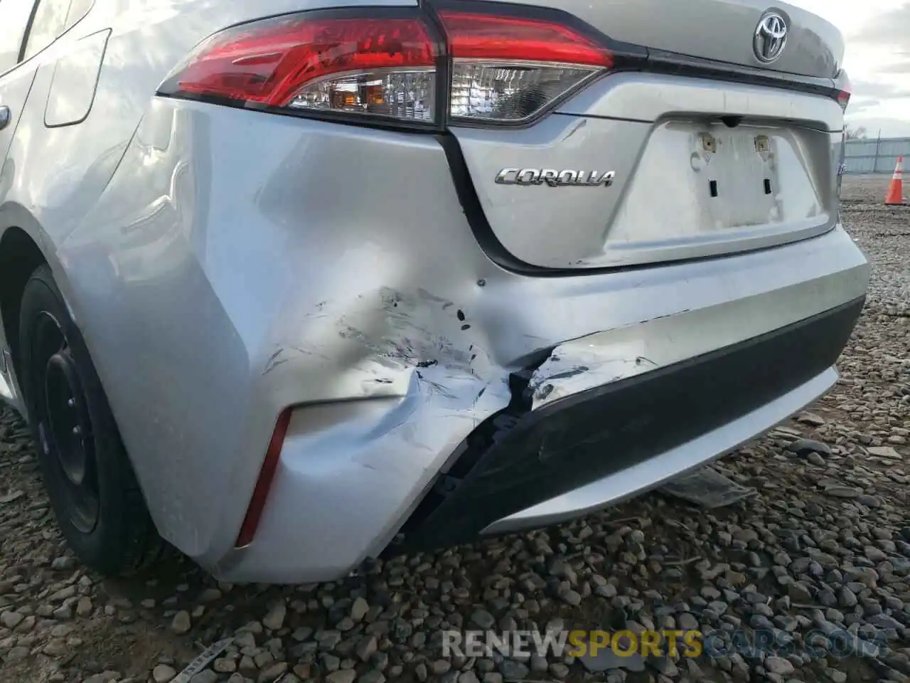 9 Photograph of a damaged car JTDEPRAE3LJ021357 TOYOTA COROLLA 2020