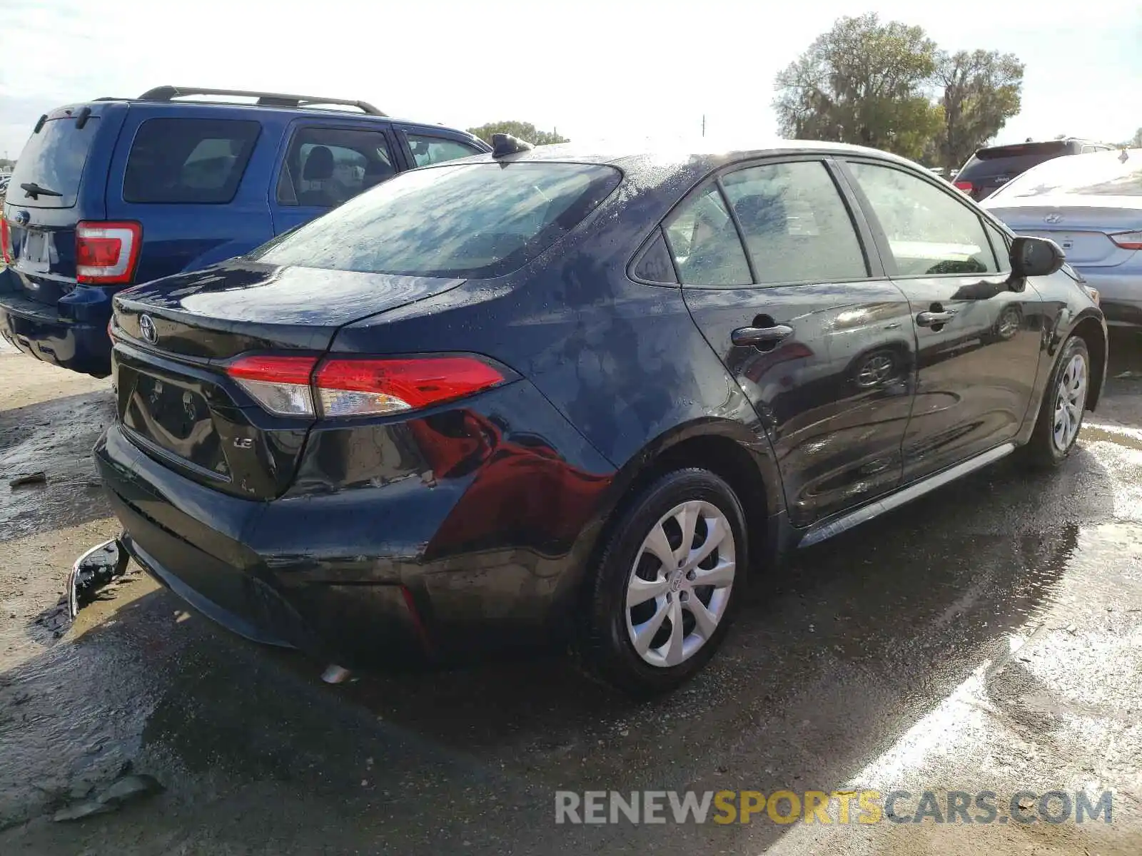 4 Photograph of a damaged car JTDEPRAE3LJ027711 TOYOTA COROLLA 2020