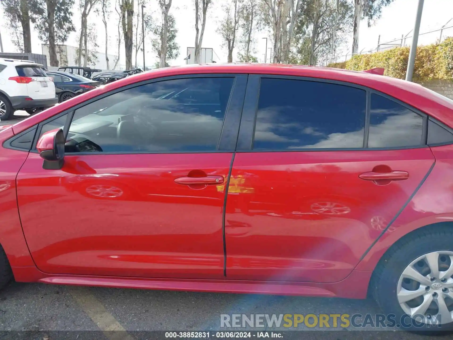 15 Photograph of a damaged car JTDEPRAE3LJ027904 TOYOTA COROLLA 2020