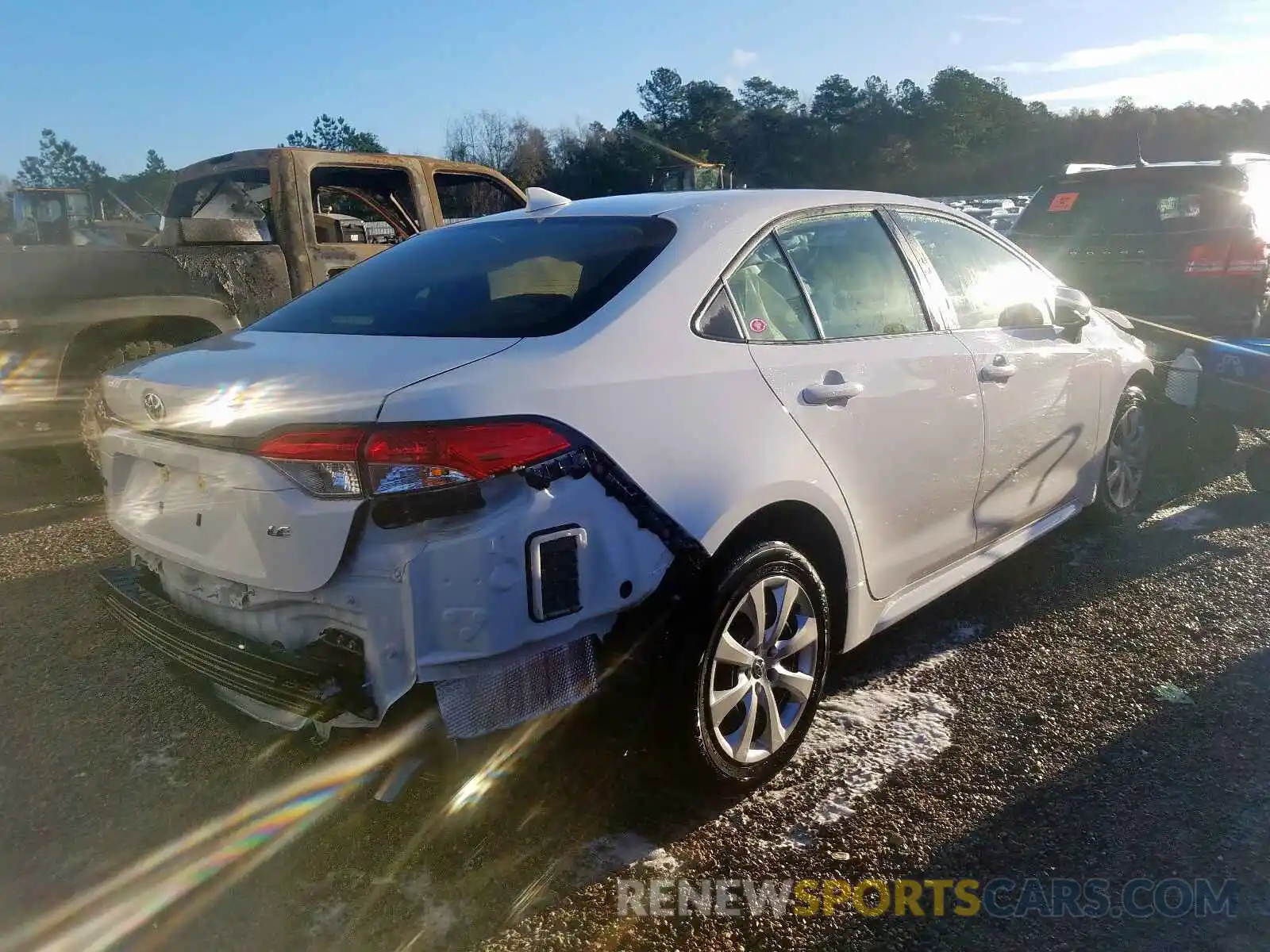 4 Photograph of a damaged car JTDEPRAE3LJ032827 TOYOTA COROLLA 2020