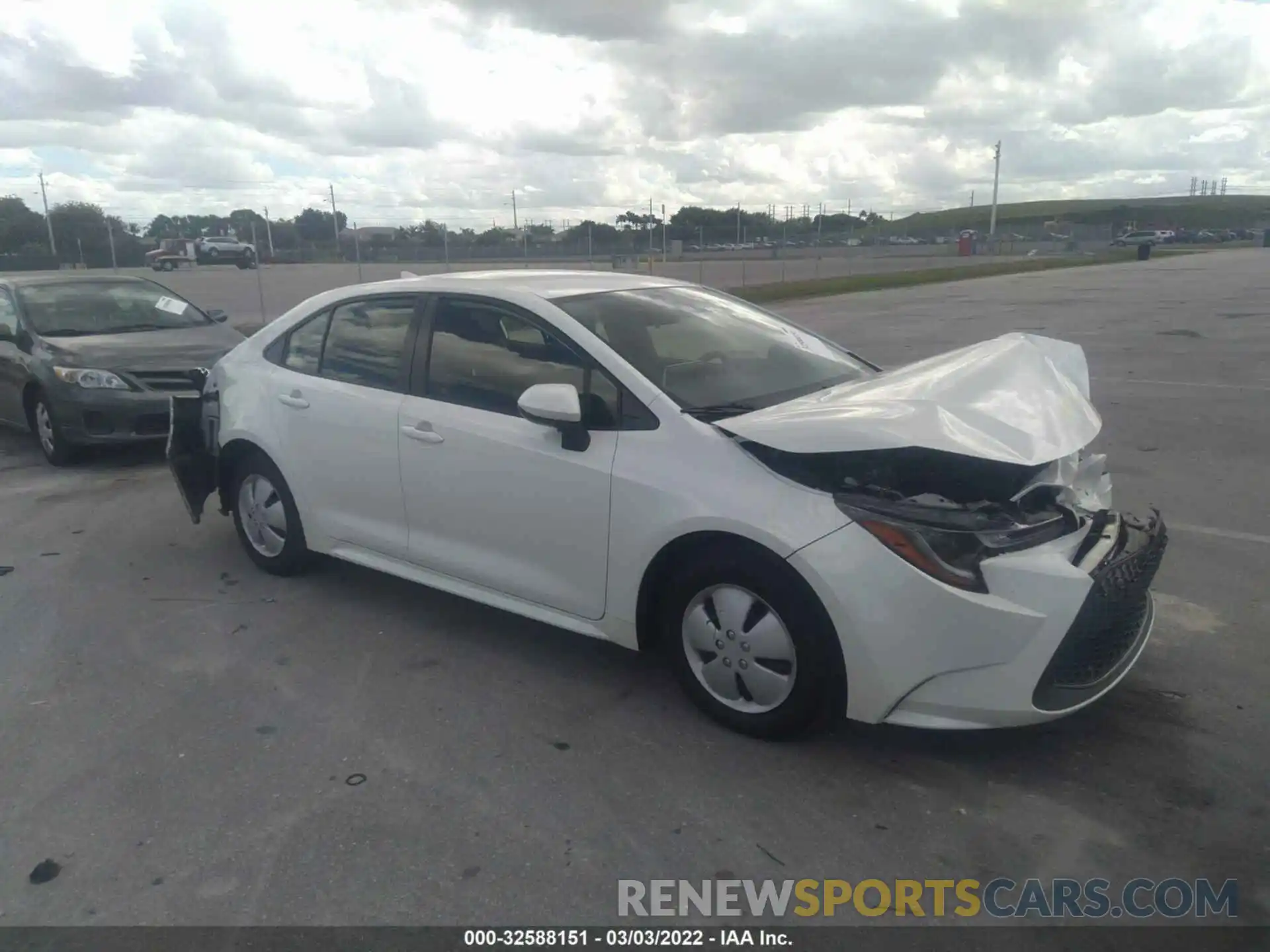 1 Photograph of a damaged car JTDEPRAE3LJ045075 TOYOTA COROLLA 2020