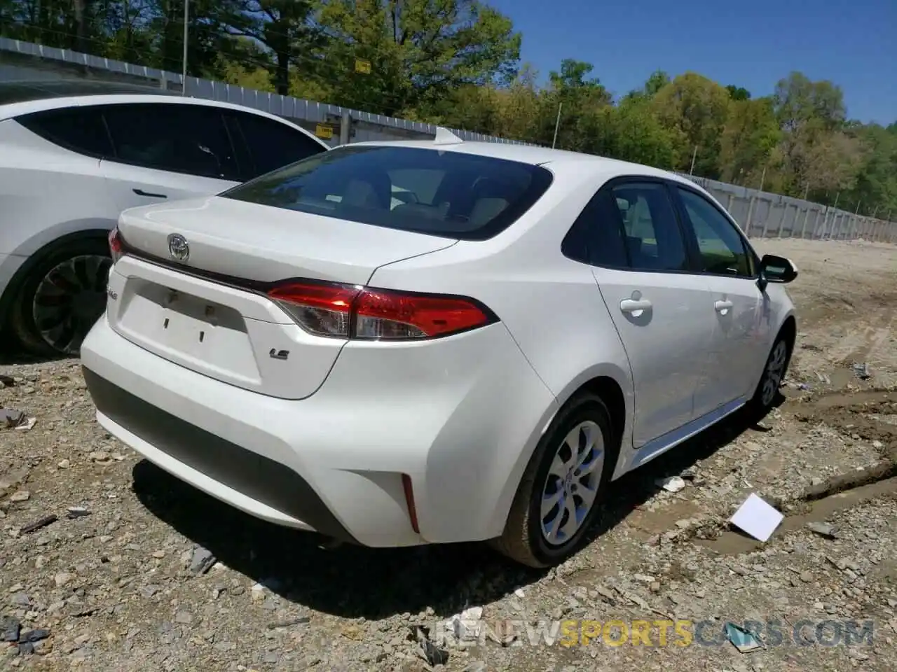 4 Photograph of a damaged car JTDEPRAE3LJ047408 TOYOTA COROLLA 2020