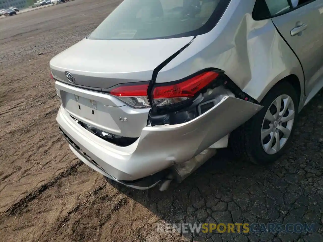 9 Photograph of a damaged car JTDEPRAE3LJ047442 TOYOTA COROLLA 2020