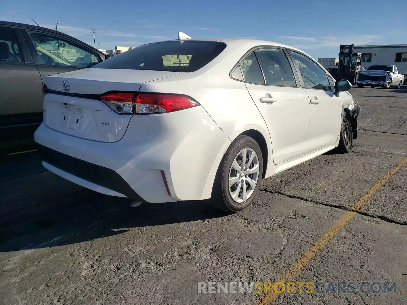 4 Photograph of a damaged car JTDEPRAE3LJ051118 TOYOTA COROLLA 2020