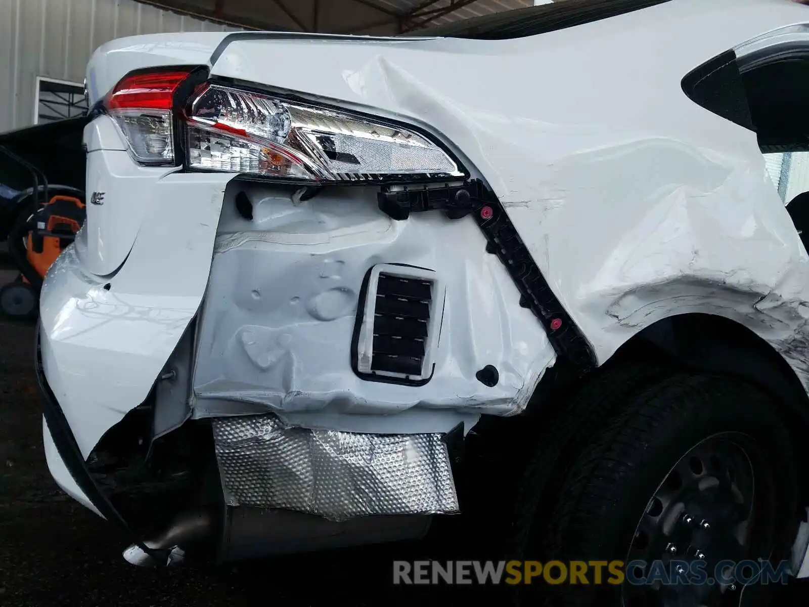 9 Photograph of a damaged car JTDEPRAE3LJ056643 TOYOTA COROLLA 2020