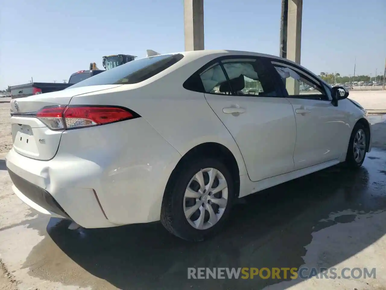 4 Photograph of a damaged car JTDEPRAE3LJ057162 TOYOTA COROLLA 2020