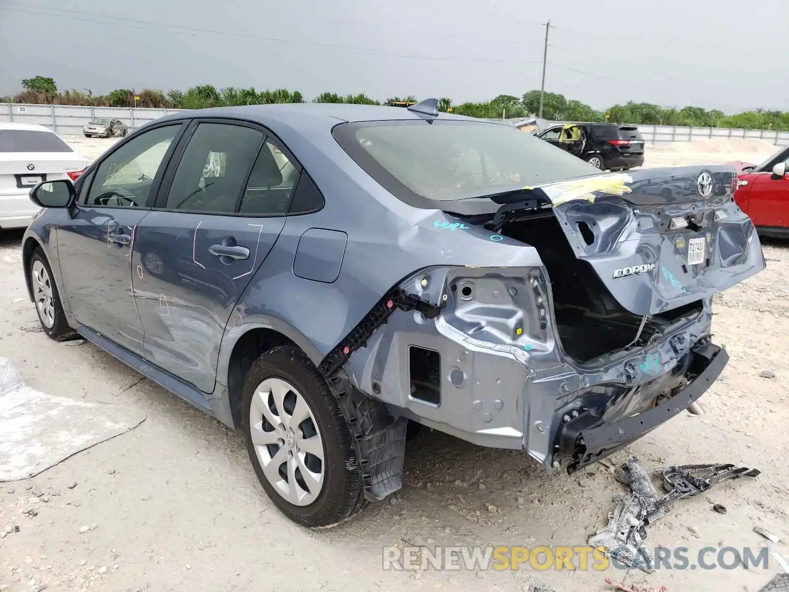 3 Photograph of a damaged car JTDEPRAE3LJ066265 TOYOTA COROLLA 2020