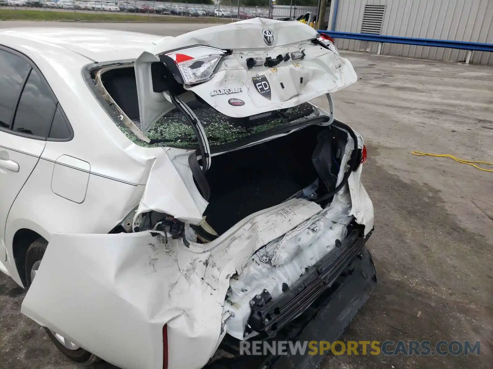 9 Photograph of a damaged car JTDEPRAE3LJ075483 TOYOTA COROLLA 2020