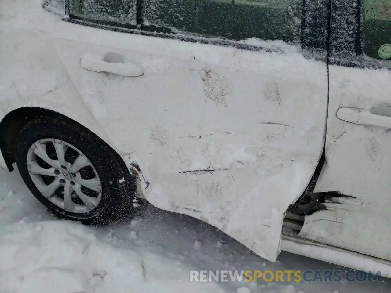 9 Photograph of a damaged car JTDEPRAE3LJ096012 TOYOTA COROLLA 2020