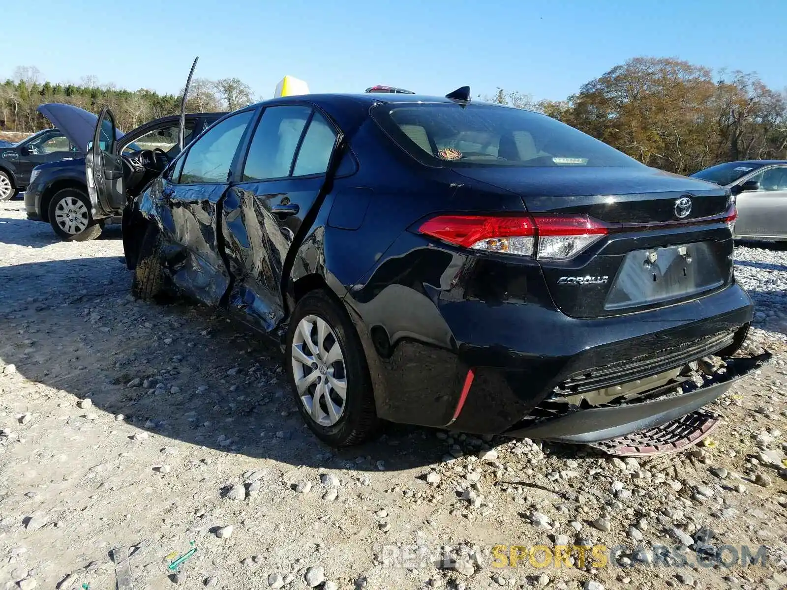 3 Фотография поврежденного автомобиля JTDEPRAE3LJ107607 TOYOTA COROLLA 2020