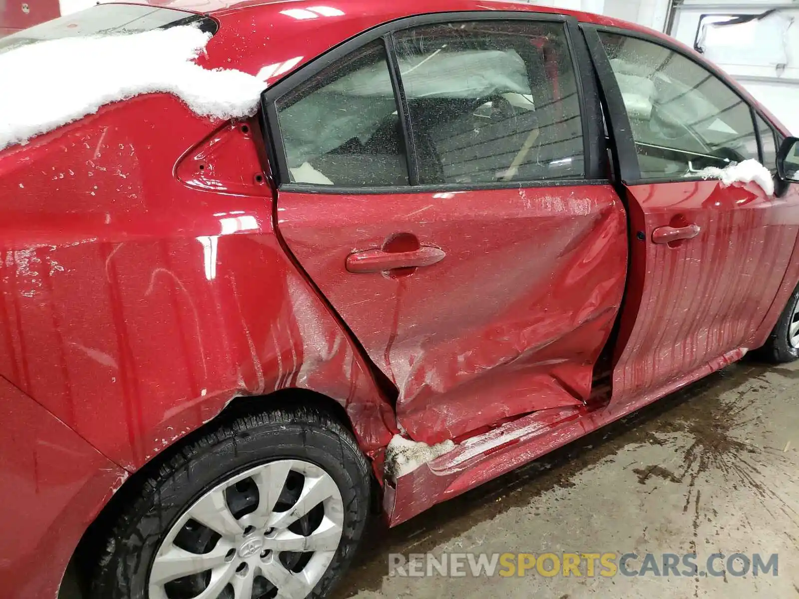 9 Photograph of a damaged car JTDEPRAE3LJ110913 TOYOTA COROLLA 2020