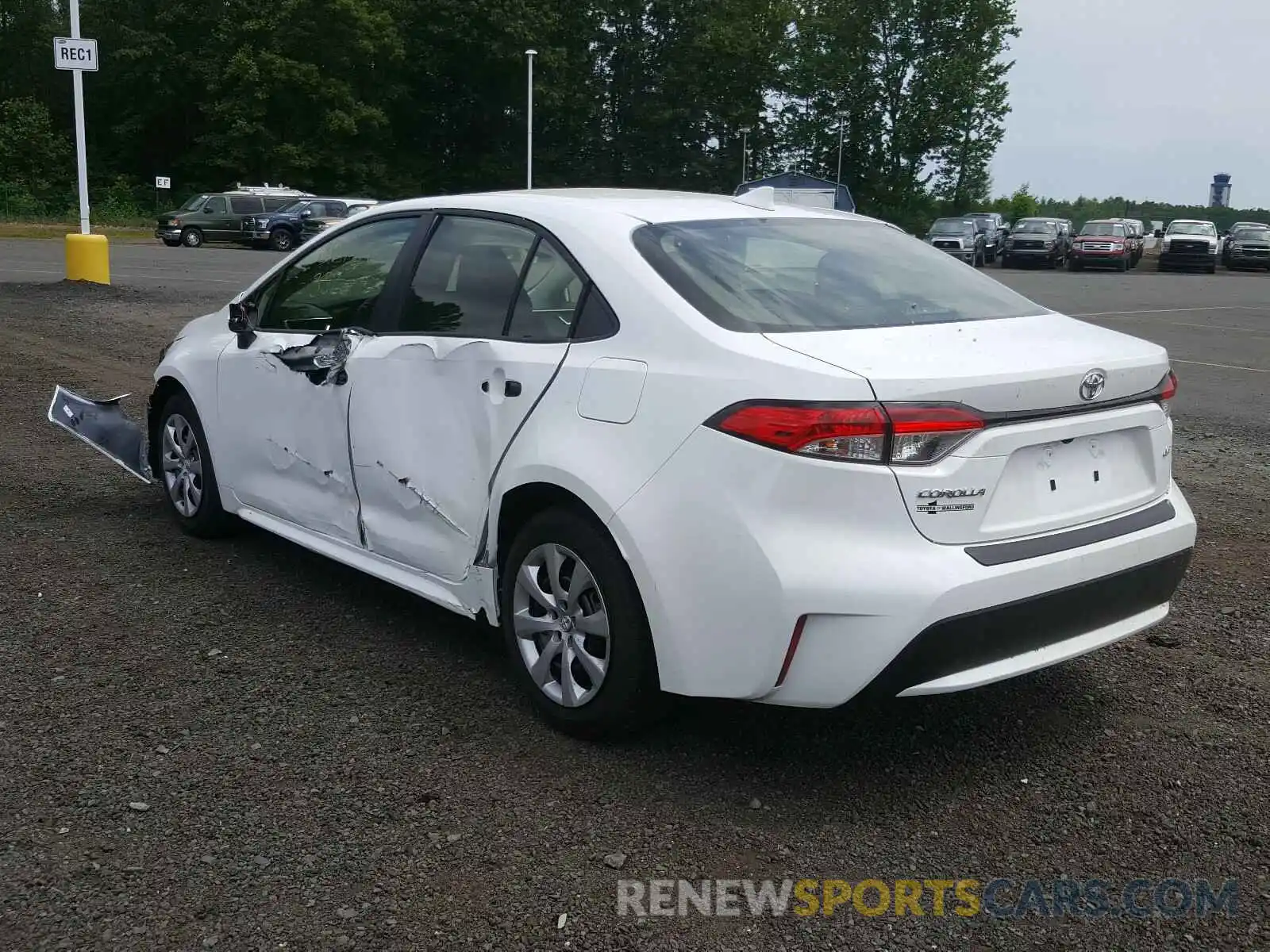 3 Photograph of a damaged car JTDEPRAE3LJ113813 TOYOTA COROLLA 2020