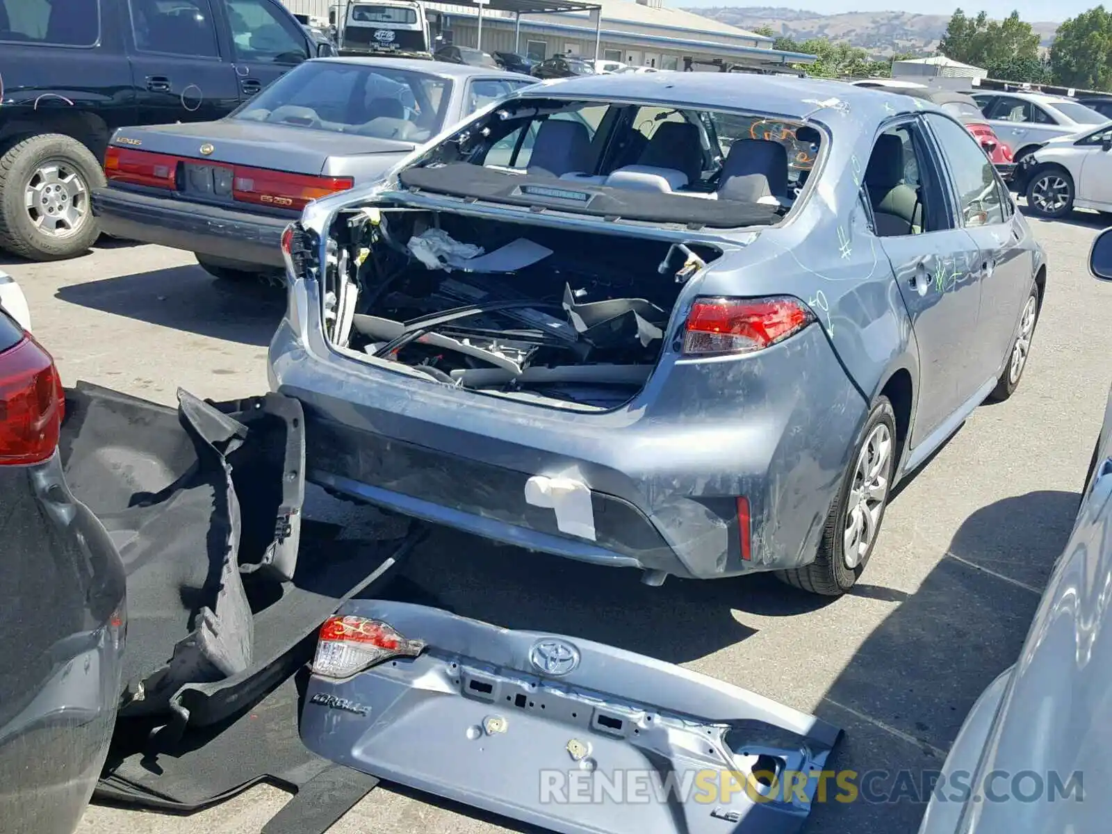 4 Photograph of a damaged car JTDEPRAE4LJ005992 TOYOTA COROLLA 2020