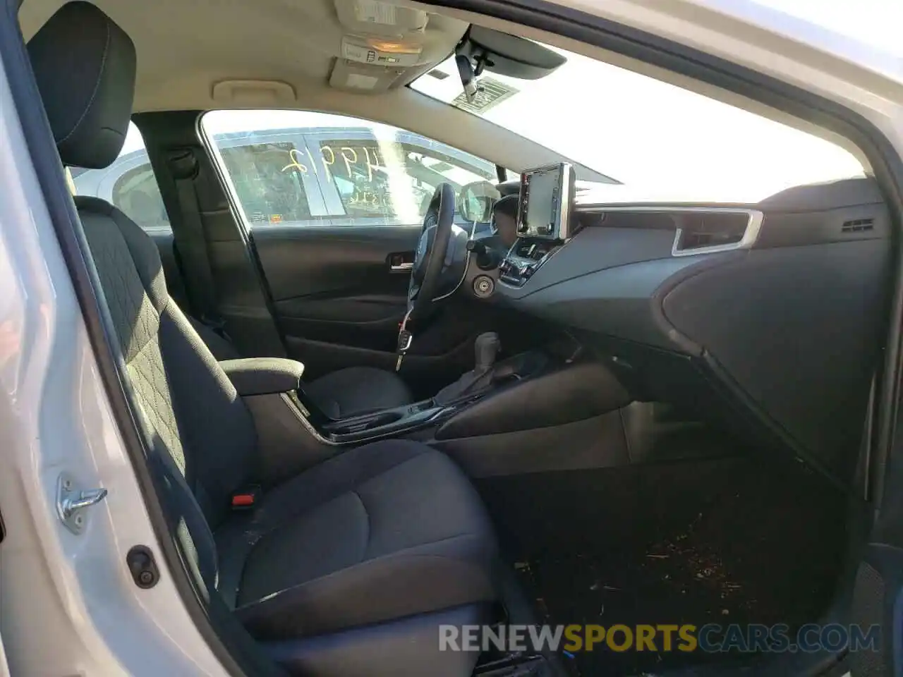 5 Photograph of a damaged car JTDEPRAE4LJ023571 TOYOTA COROLLA 2020