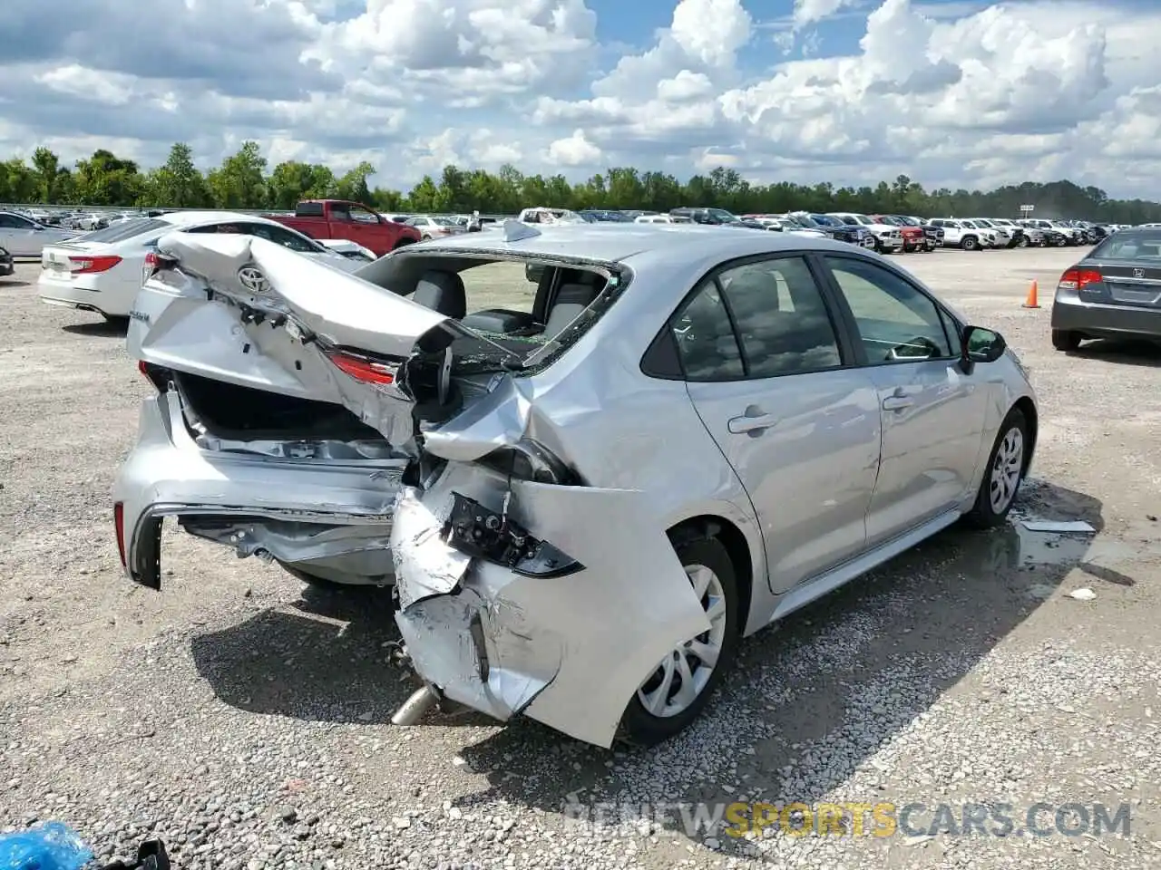 4 Photograph of a damaged car JTDEPRAE4LJ025448 TOYOTA COROLLA 2020