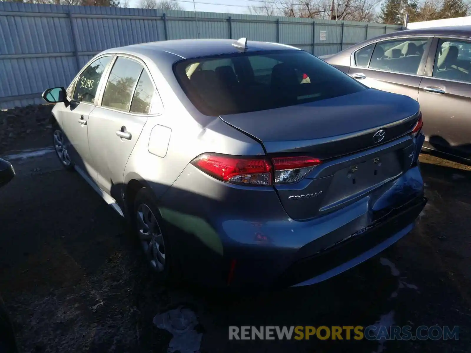 3 Photograph of a damaged car JTDEPRAE4LJ026356 TOYOTA COROLLA 2020