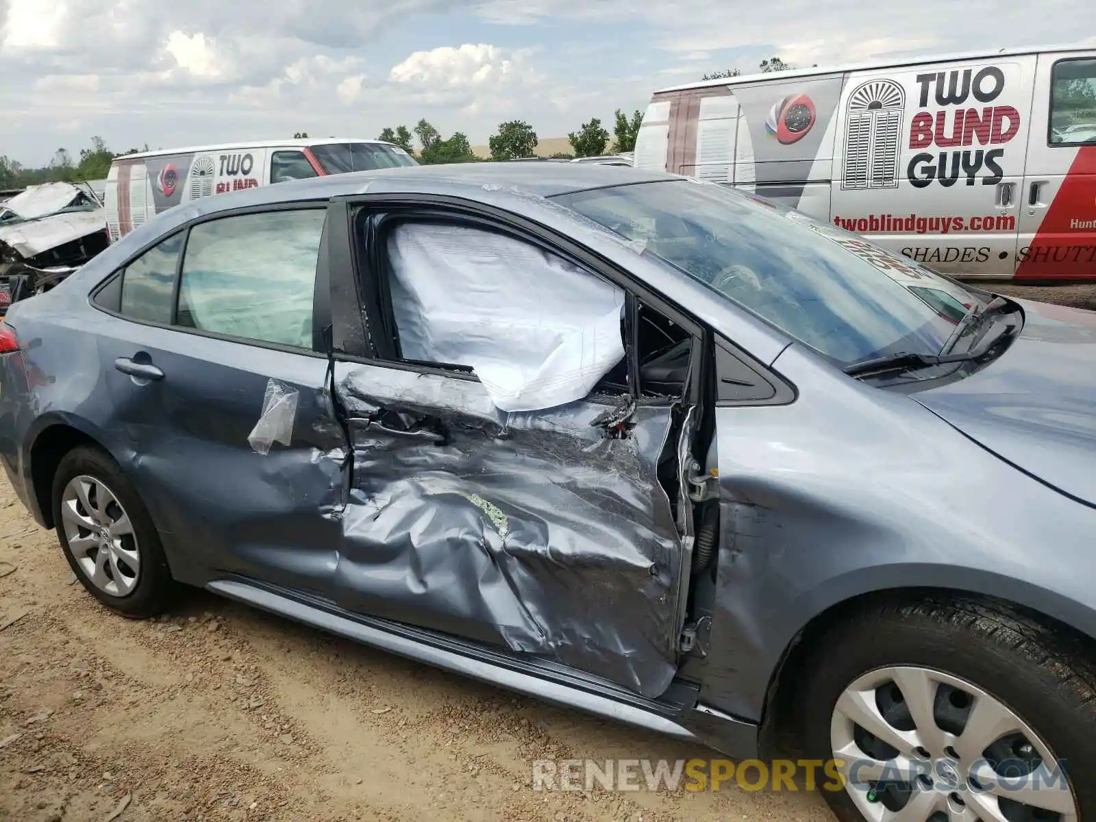 9 Photograph of a damaged car JTDEPRAE4LJ032982 TOYOTA COROLLA 2020