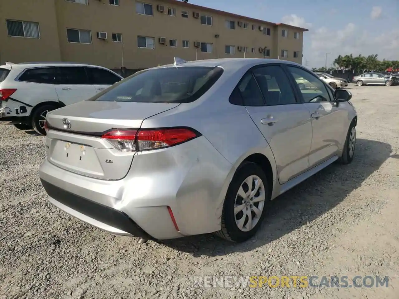 4 Photograph of a damaged car JTDEPRAE4LJ040600 TOYOTA COROLLA 2020