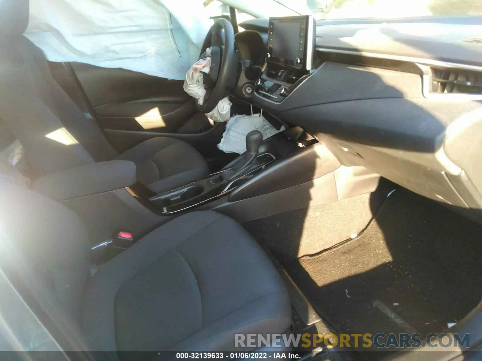 5 Photograph of a damaged car JTDEPRAE4LJ041519 TOYOTA COROLLA 2020