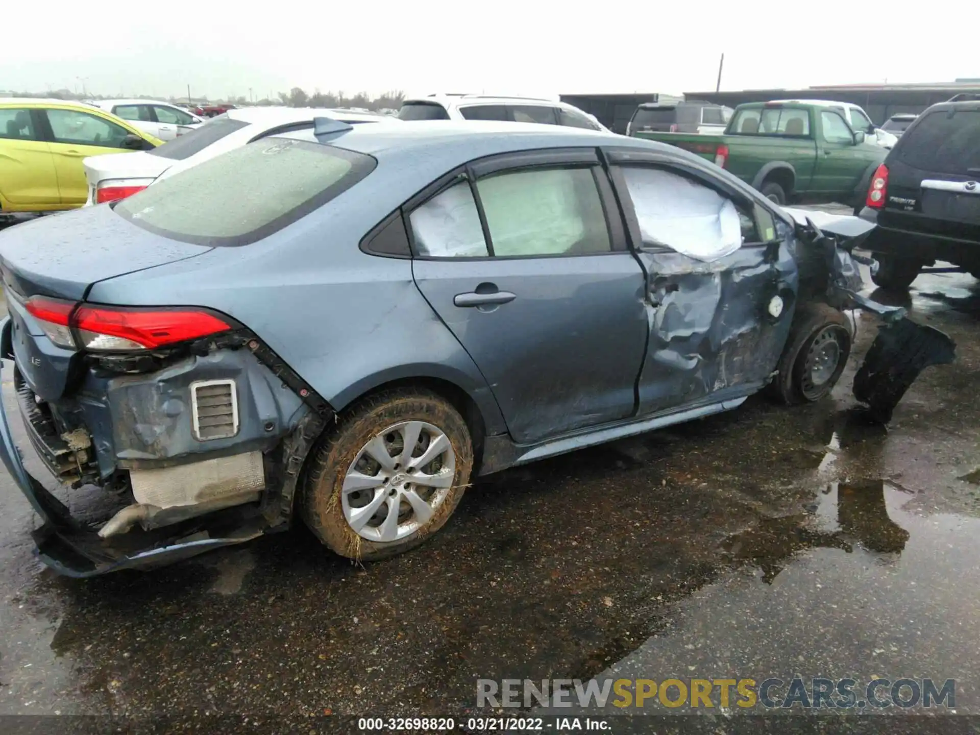 4 Photograph of a damaged car JTDEPRAE4LJ043996 TOYOTA COROLLA 2020