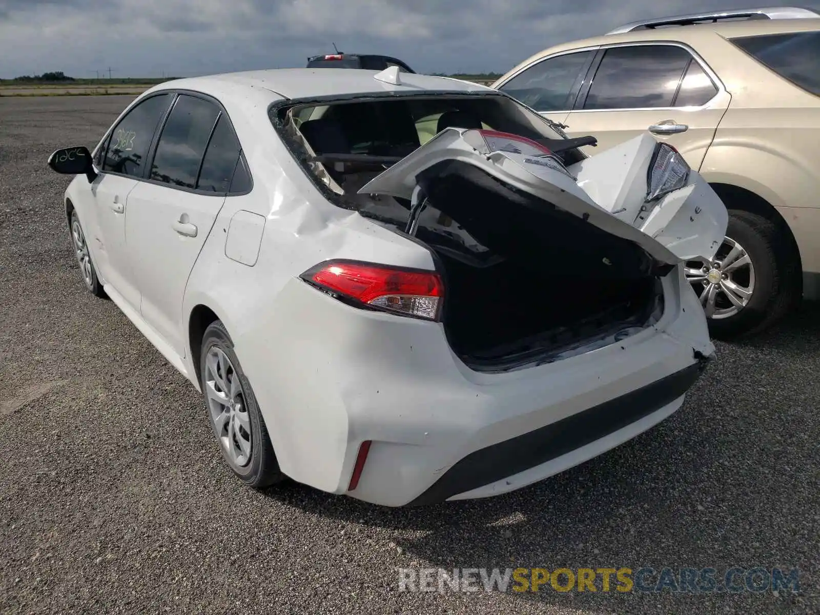 3 Photograph of a damaged car JTDEPRAE4LJ048387 TOYOTA COROLLA 2020