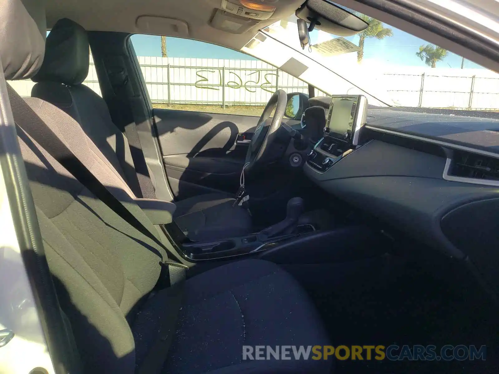 5 Photograph of a damaged car JTDEPRAE4LJ048387 TOYOTA COROLLA 2020