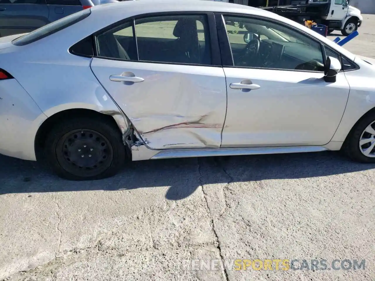 9 Photograph of a damaged car JTDEPRAE4LJ052567 TOYOTA COROLLA 2020