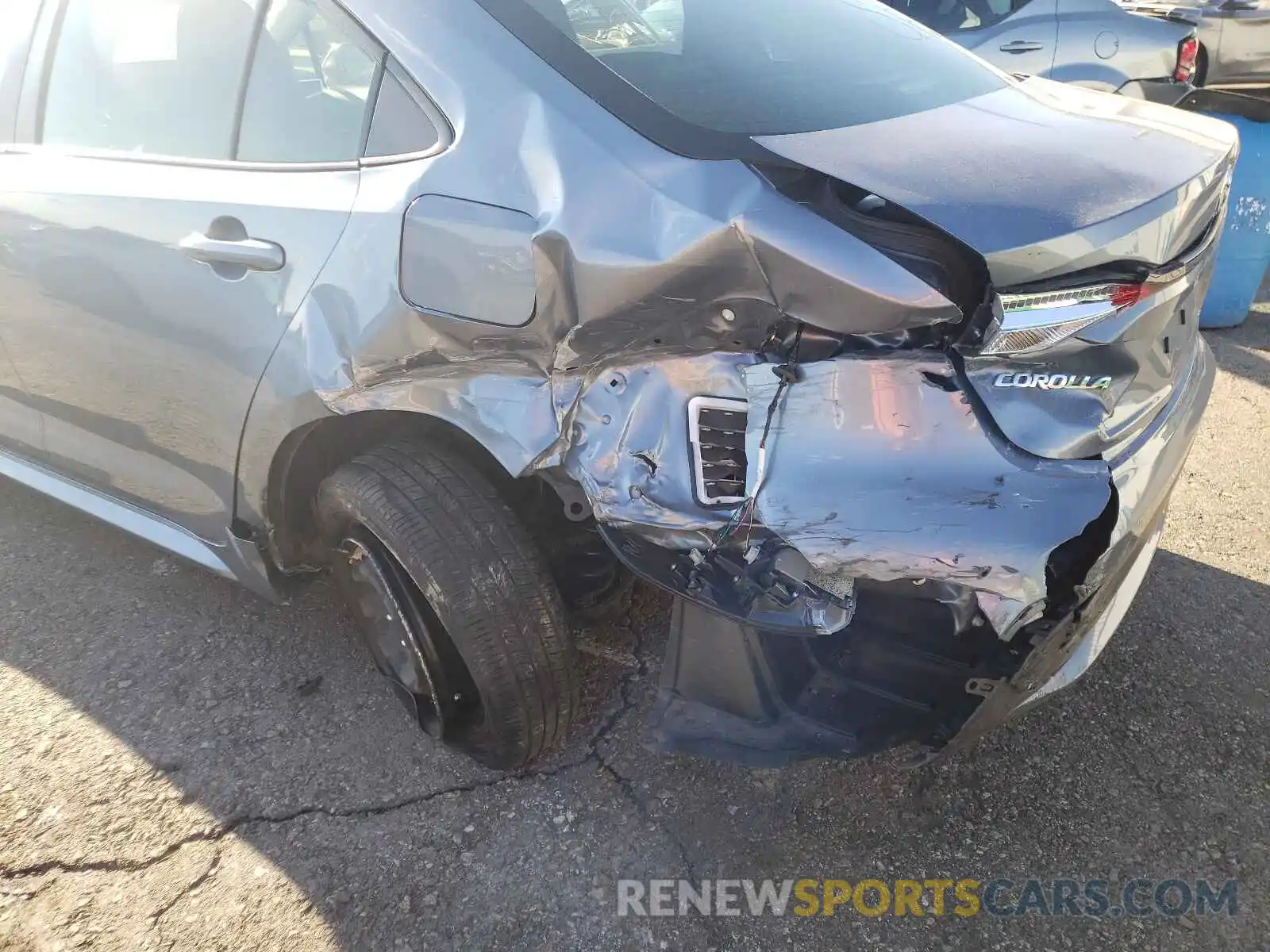 9 Photograph of a damaged car JTDEPRAE4LJ055551 TOYOTA COROLLA 2020