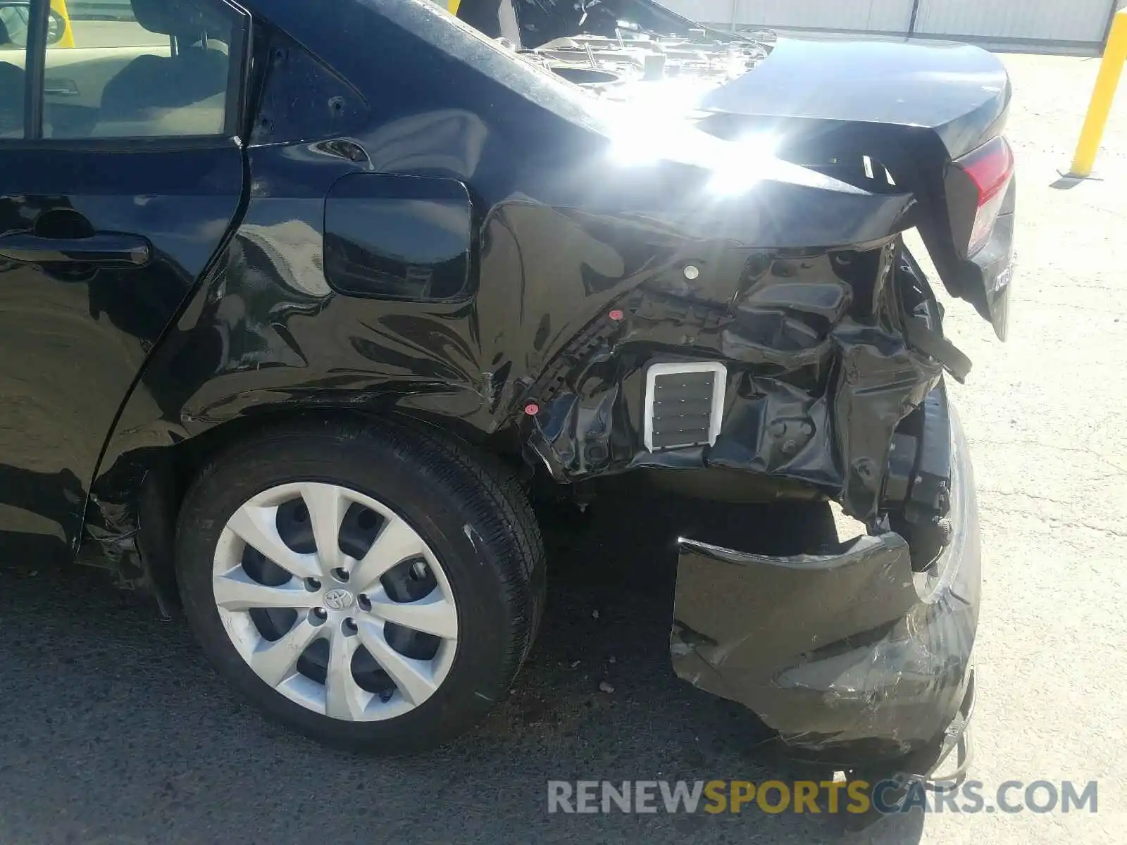 9 Photograph of a damaged car JTDEPRAE4LJ069496 TOYOTA COROLLA 2020