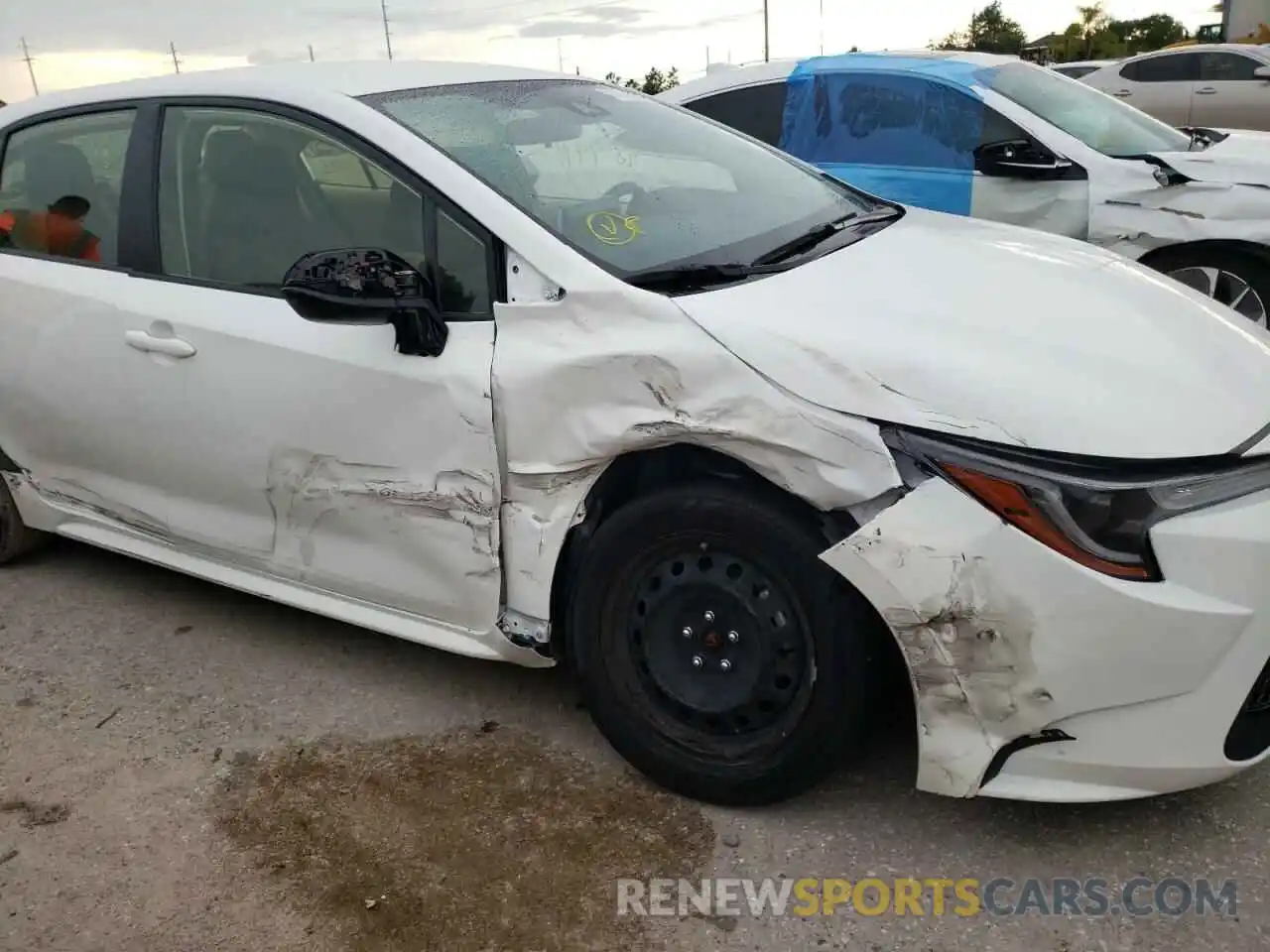 9 Photograph of a damaged car JTDEPRAE4LJ069904 TOYOTA COROLLA 2020