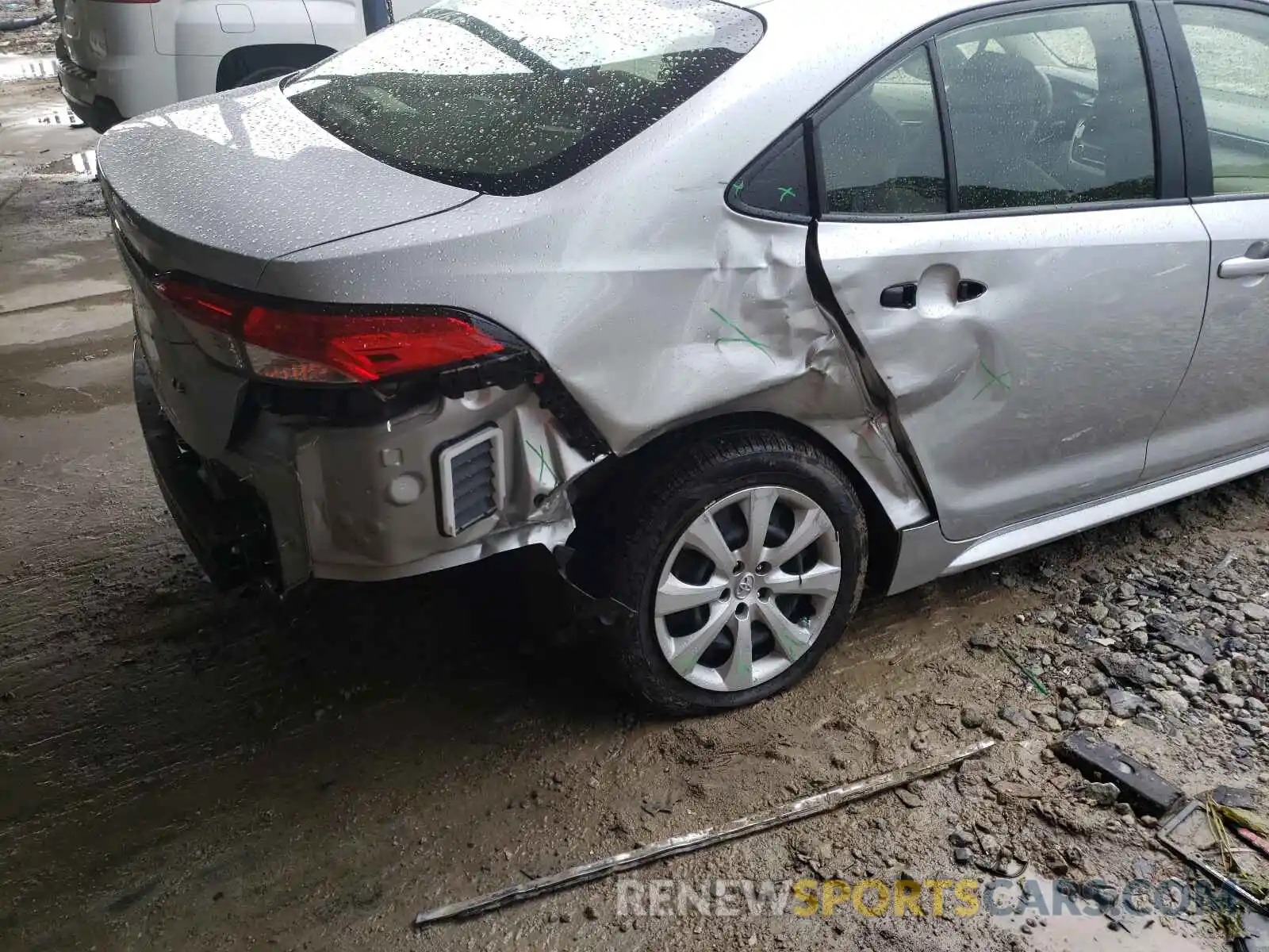 9 Photograph of a damaged car JTDEPRAE4LJ071765 TOYOTA COROLLA 2020