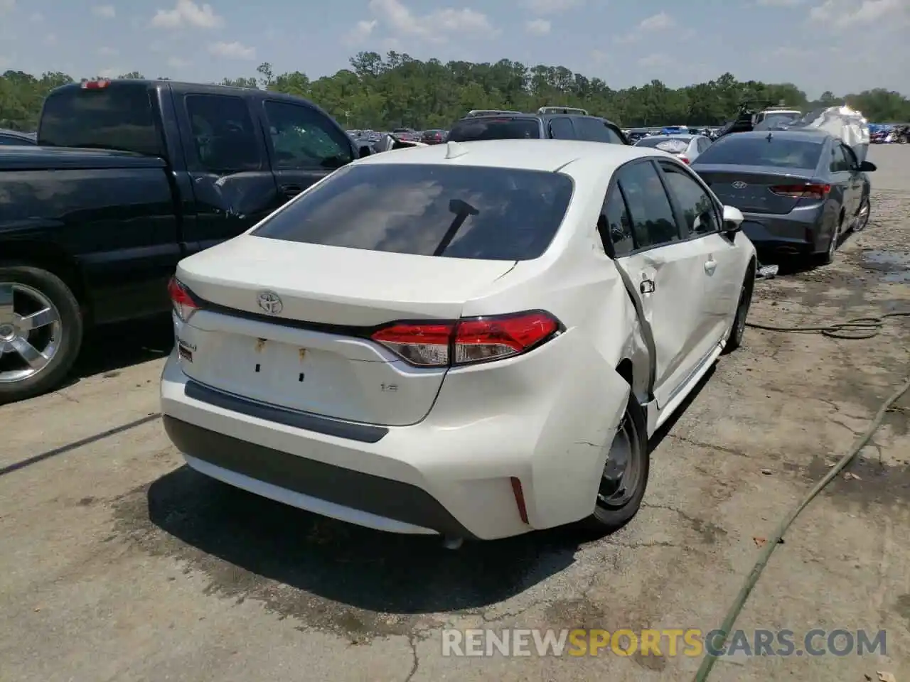 4 Photograph of a damaged car JTDEPRAE4LJ074598 TOYOTA COROLLA 2020