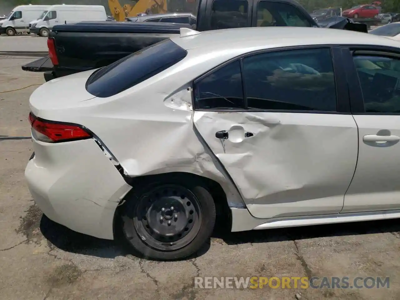 9 Photograph of a damaged car JTDEPRAE4LJ074598 TOYOTA COROLLA 2020