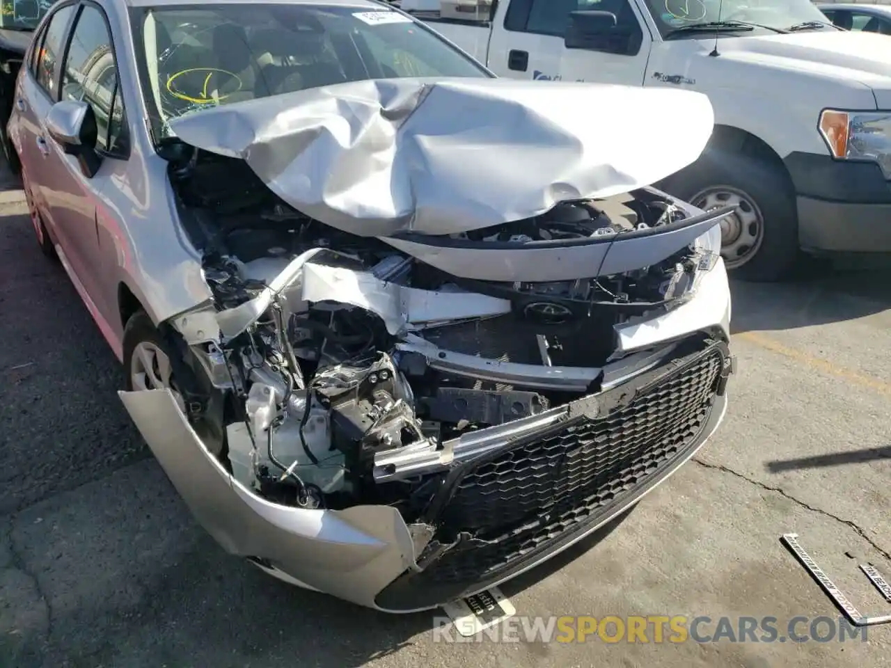 9 Photograph of a damaged car JTDEPRAE4LJ077419 TOYOTA COROLLA 2020